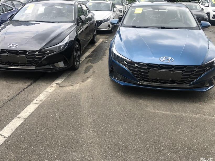 Hyundai Elantra 