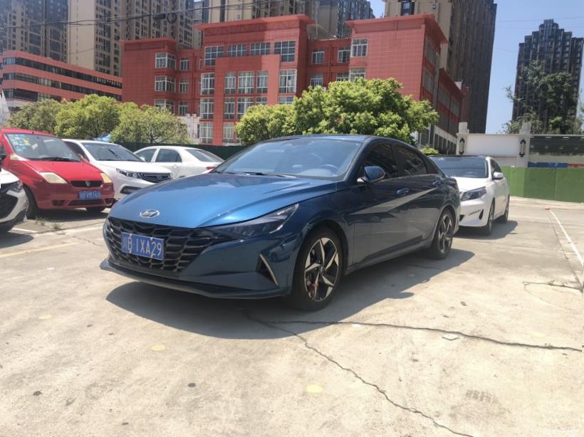 Hyundai Elantra 