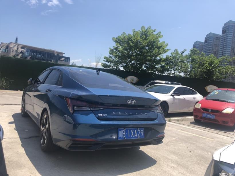 Hyundai Elantra 