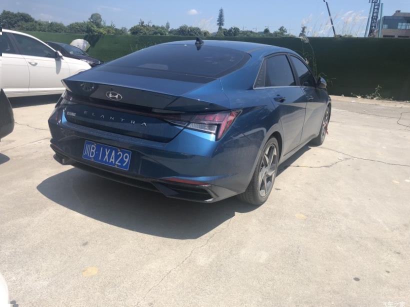 Hyundai Elantra 