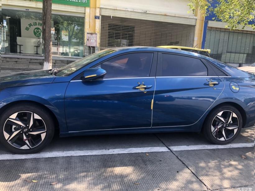 Hyundai Elantra 