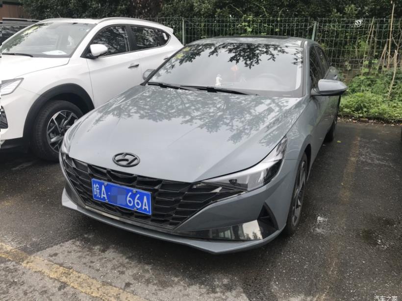 Hyundai Elantra 