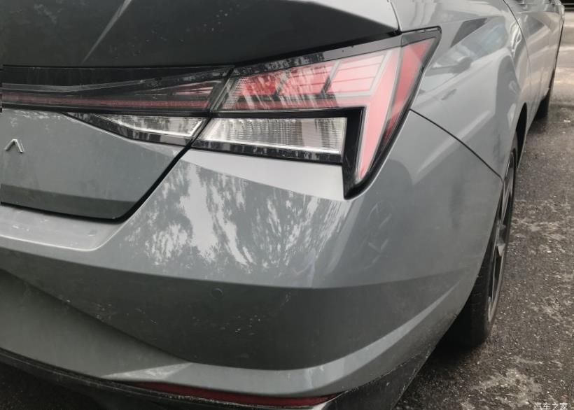 Hyundai Elantra 