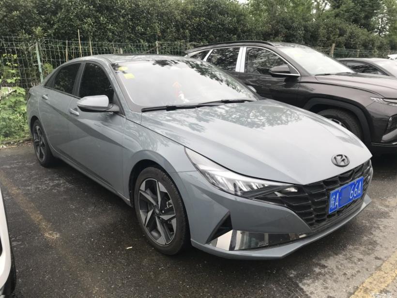 Hyundai Elantra 