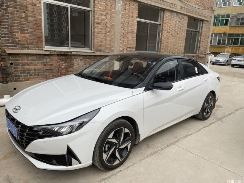 Hyundai Elantra 