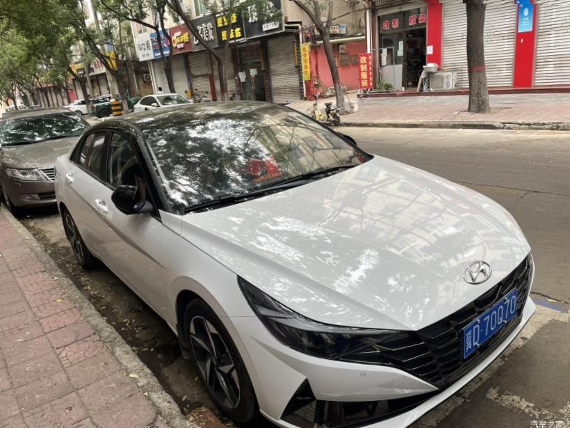 Hyundai Elantra 