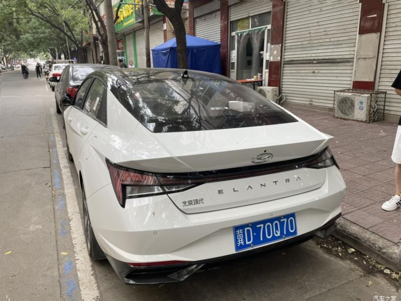 Hyundai Elantra 