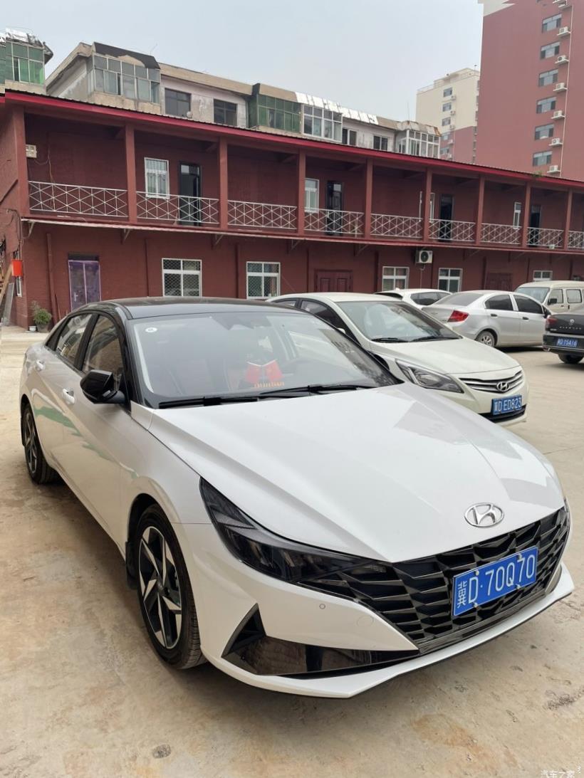 Hyundai Elantra 