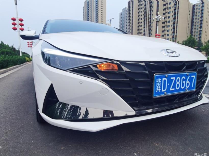 Hyundai Elantra 