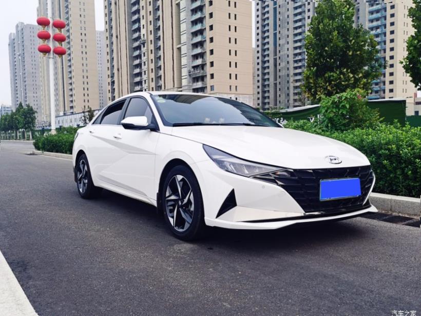 Hyundai Elantra 