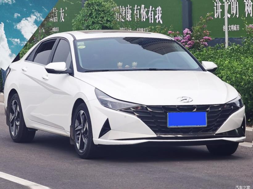 Hyundai Elantra 