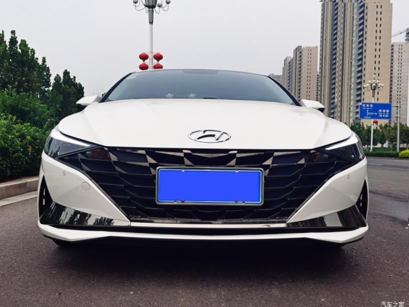 Hyundai Elantra 