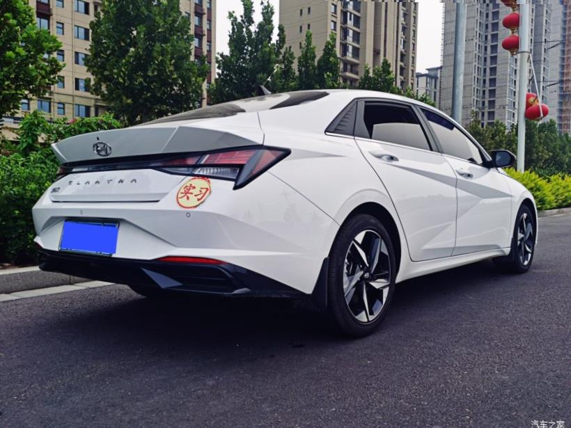 Hyundai Elantra 