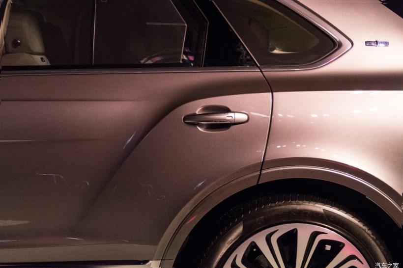 Bentley Bentayga 