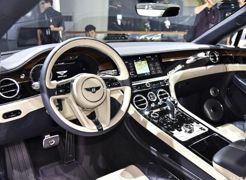Bentley Bentayga 