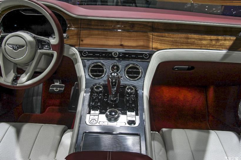 Bentley Bentayga 