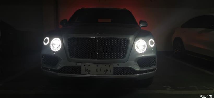 Bentley Bentayga 