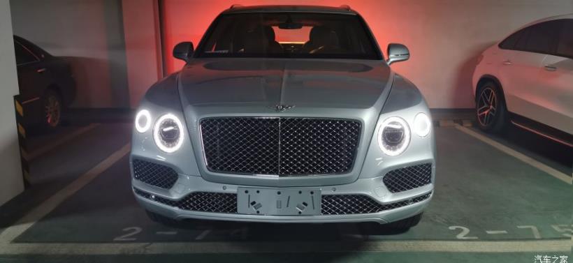 Bentley Bentayga 