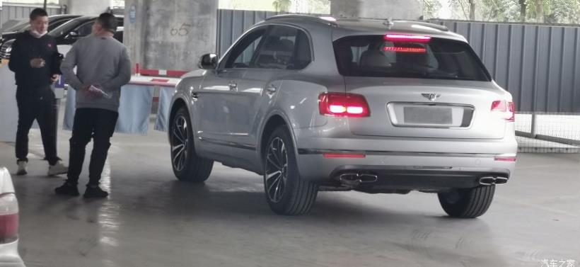 Bentley Bentayga 