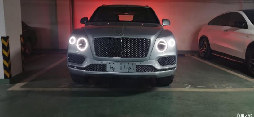 Bentley Bentayga 