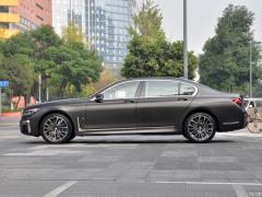 Обновленный спортивный костюм 750Li xDrive V8 M 2019 года 2019 facelifted 750Li xDrive V8 M sports suit Фото 4 из 72