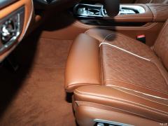 Обновленный спортивный костюм 740Li xDrive Executive M 2019 года 2019 facelifted 740Li xDrive executive M sports suit Фото 224 из 540