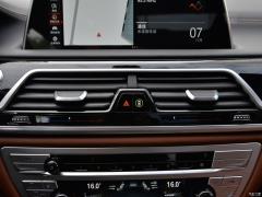 Обновленный спортивный костюм 750Li xDrive V8 M 2019 года 2019 facelifted 750Li xDrive V8 M sports suit Фото 147 из 540
