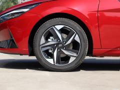 2021 1,5-литровый вариатор LUX Premium Edition 2021 1.5L CVT LUX Premium Edition Фото 38 из 73
