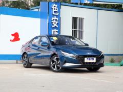 Hyundai Elantra  Фото Hyundai Elantra