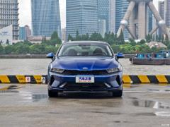 Kia K5  Фото Kia K5
