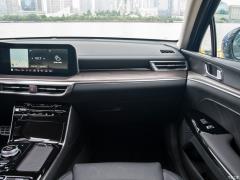 Kia K5  Фото Kia K5