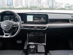 Kia K5  Фото Kia K5