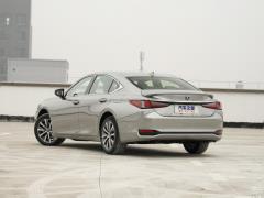 Фото 2.0 AT Comfort, Внешний вид кузова Фото Lexus ES200 (XV70), Внешний вид кузова