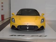 Maserati MC20  Фото Maserati MC20