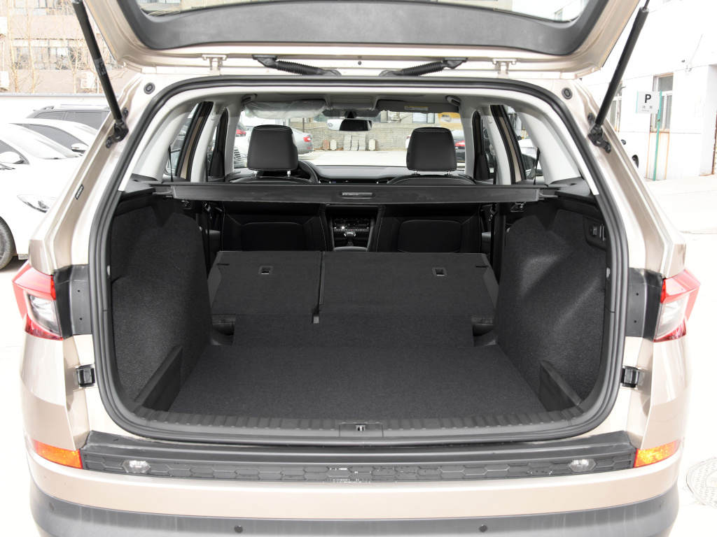 Шкода Кодиак фото багажника