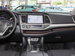 Toyota Highlander (XU70) Фото Toyota Highlander (XU70)